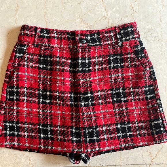 Zara Dresses & Skirts - Zara Textured Skirt/Skort in Plaid